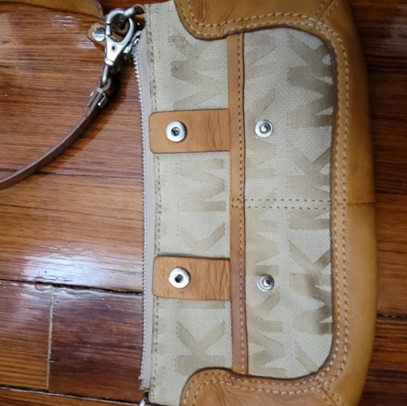 Michael Kors Mini Handbag/Clutch Wallet - Picture 9 of 11